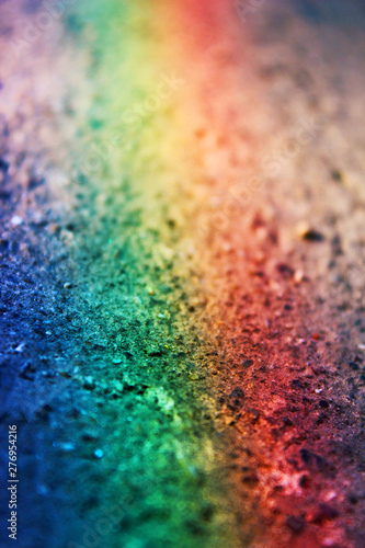 Regenbogen auf Steinboden