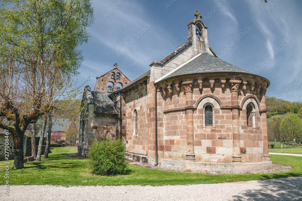 Eglise de Ydes-Bourg en Sumène-Artense dans le Cantal en Auvergne, tourisme et voyage Eglise de Ydes-Bourg en Sumène-Artense dans le Cantal en Auvergne, tourisme et voyage