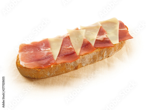 Tosta jamón y queso bread with jam and cheeses 