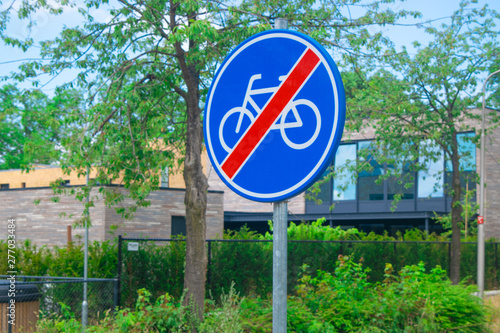 Dutch road sign: end of bike path