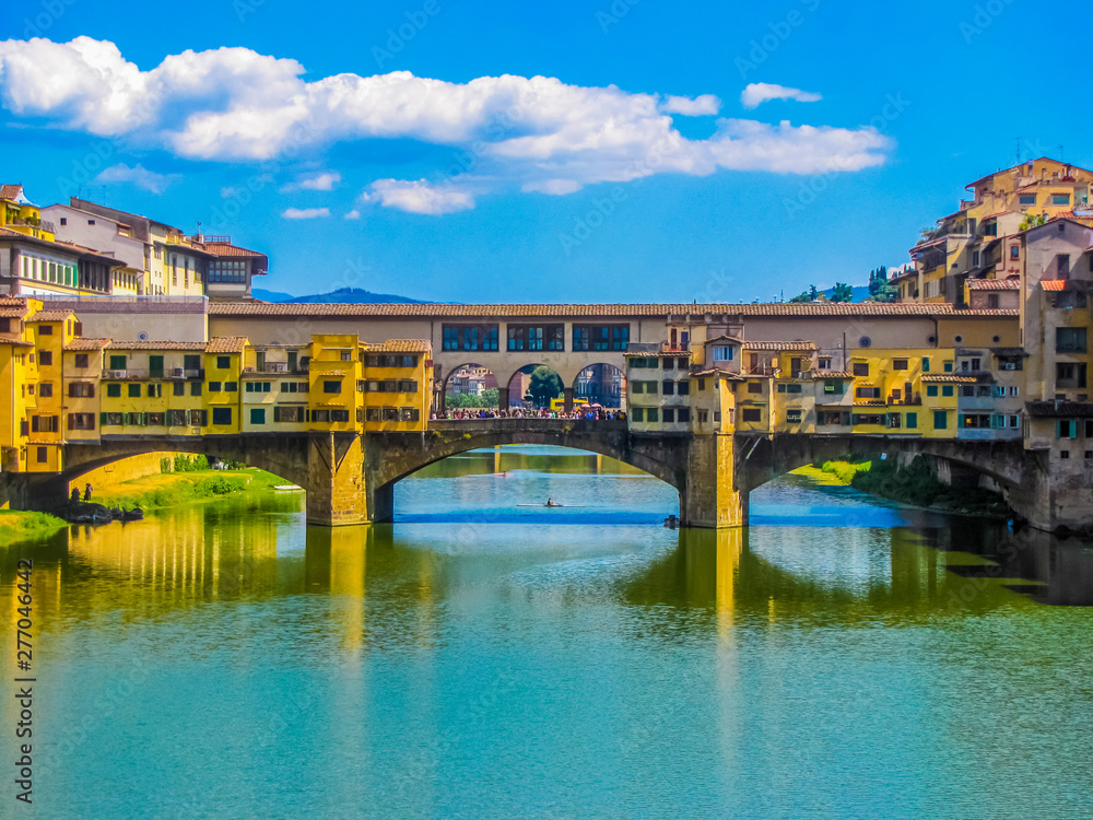 Obraz premium View of the Ponte Vecchio (Old Bridge) in Florence, Italy