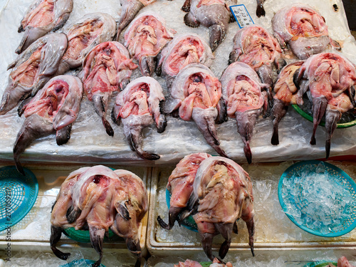 Ausgenommene Fische auf Markt in Seoul Noryangjin photo