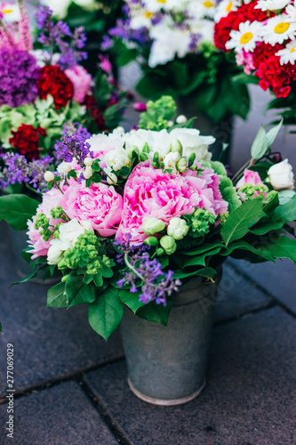 A bright bouquet of flowers © Valeriia