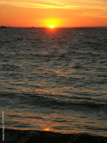 Puesta de sol en el mar (San Vicente do Grove, año 2005). Foto 3