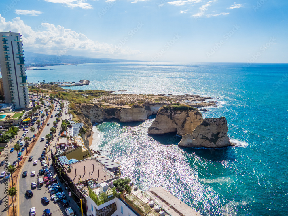 Obraz premium Aerial view of the Pigeons' Rocks on Raouche. In Beirut, Lebanon 