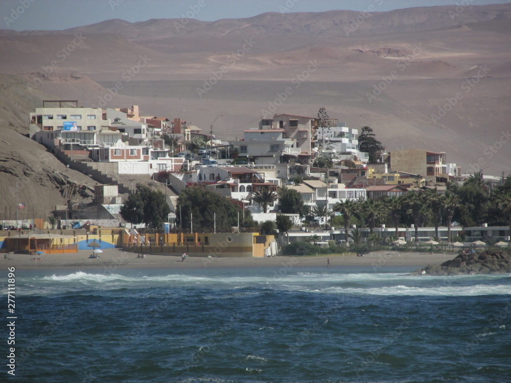 Urbanización,casas,arboles,malecón,arena, playa, orilla,mar,océano,paisaje,azul,cerros. Urbanización,casas,arboles,malecón,arena, playa, orilla,mar,océano,paisaje,azul,cerros.