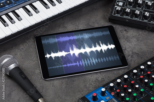 Recording music with tablet and electronic music instruments
