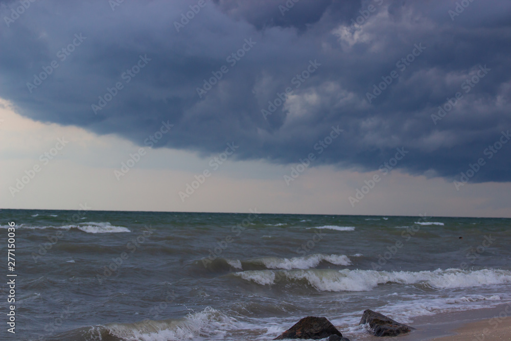 Fototapeta premium sea rock is breaking powerful wave