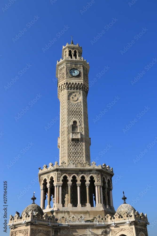 Fototapeta premium clock tower in izmir turkey