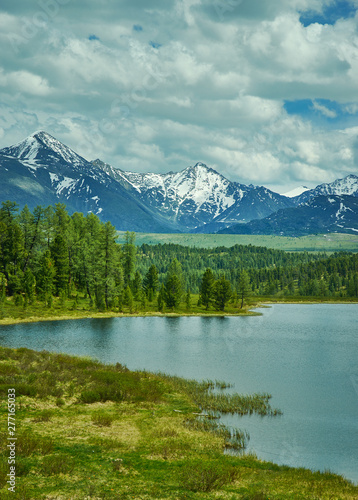 Fototapeta Naklejka Na Ścianę i Meble -  Mountain Altai , Ulagansky lake