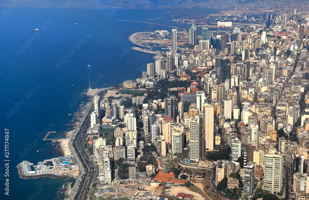Naklejka premium Bejrut, widok z lotu ptaka stolicy Libanu