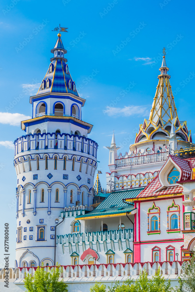 Obraz premium The embodiment of all Russian in the architecture of the Izmailovo Kremlin. Russia, Moscow.