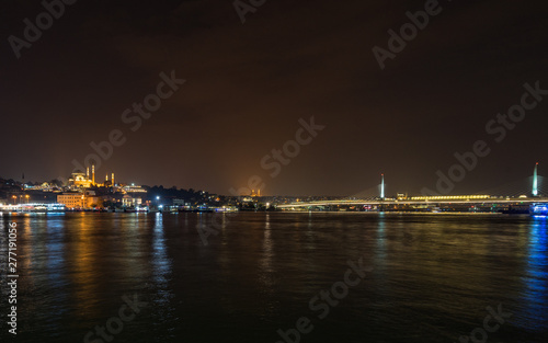 Istanbul night panorma viewed form Galata Bridge with the illuminated Suleymaniye Mosque, Turkey © Francesco Bonino