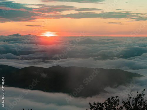 夕焼け 日の入り 雲海 登山