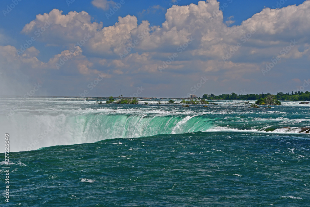 Fototapeta premium Horseshoe Falls as seem Niagara Falls, Ontario, Canada