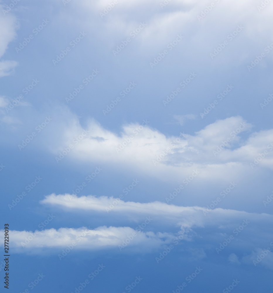 Faszinierende Wolkenlandschaft am Himmel Faszinierende Wolkenlandschaft am Himmel