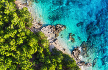 Sierkussen Luchtfoto strand Kroatië turquoise water rotsige kust  © biletskiyevgeniy