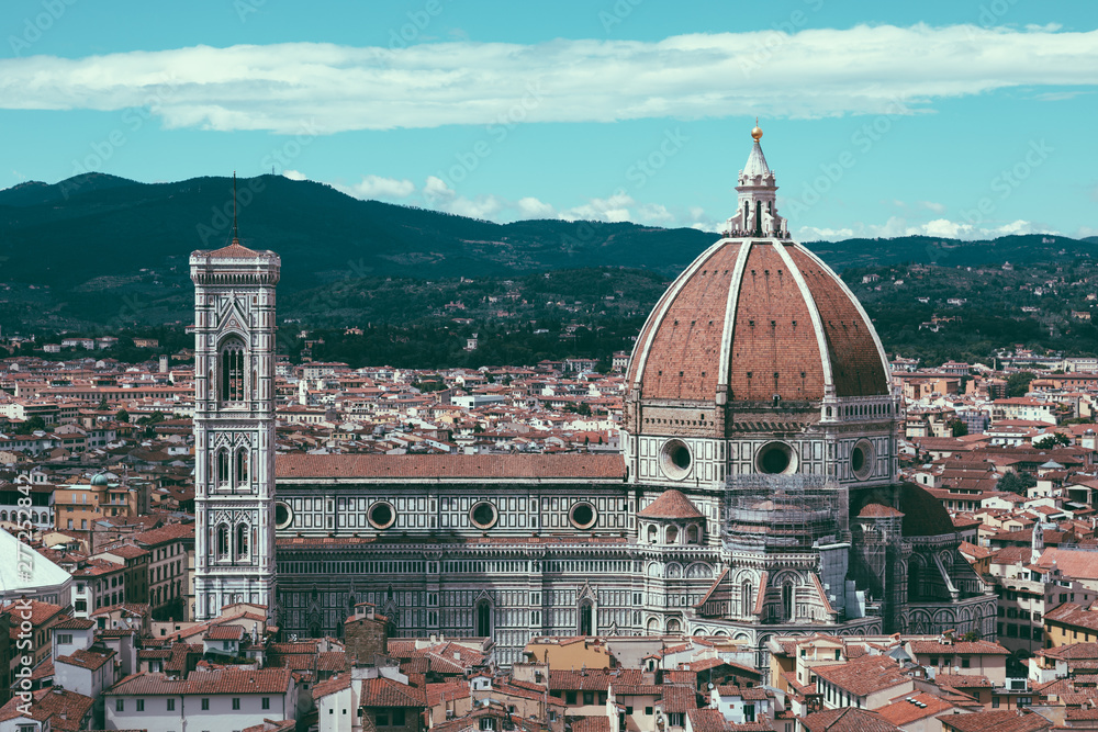 Aerial panoramic view of Florence city and Cattedrale di Santa Maria del Fiore - obrazy, fototapety, plakaty 