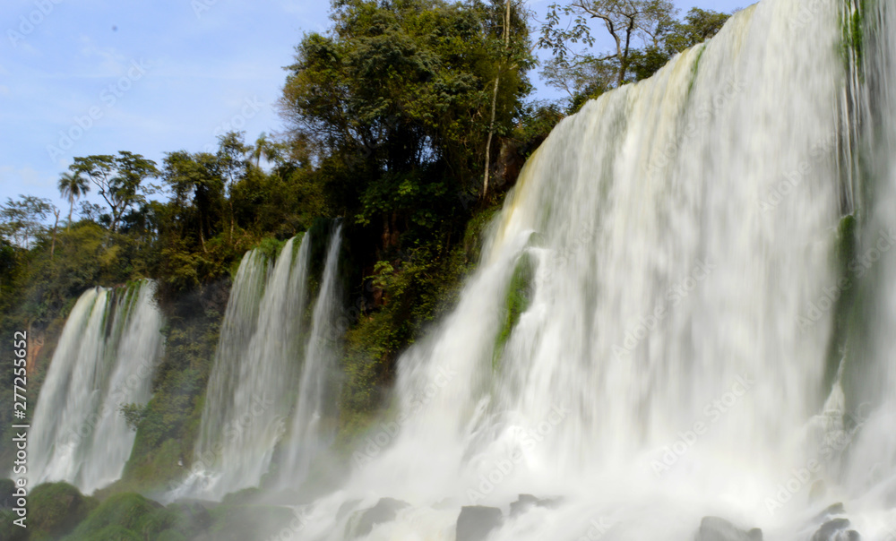 Naklejka premium waterfall in Iguazu( iguaçu) Falls. Brazil