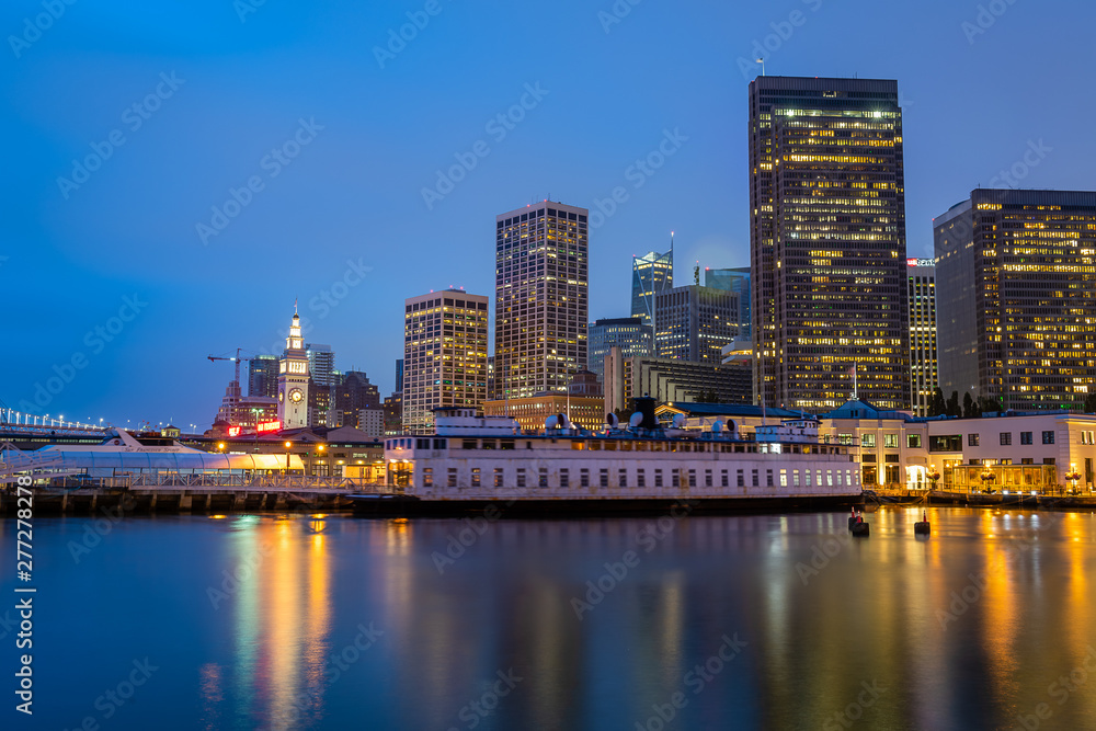 Sunrise from Pier 7 in downtown San Francisco Sunrise from Pier 7 in downtown San Francisco