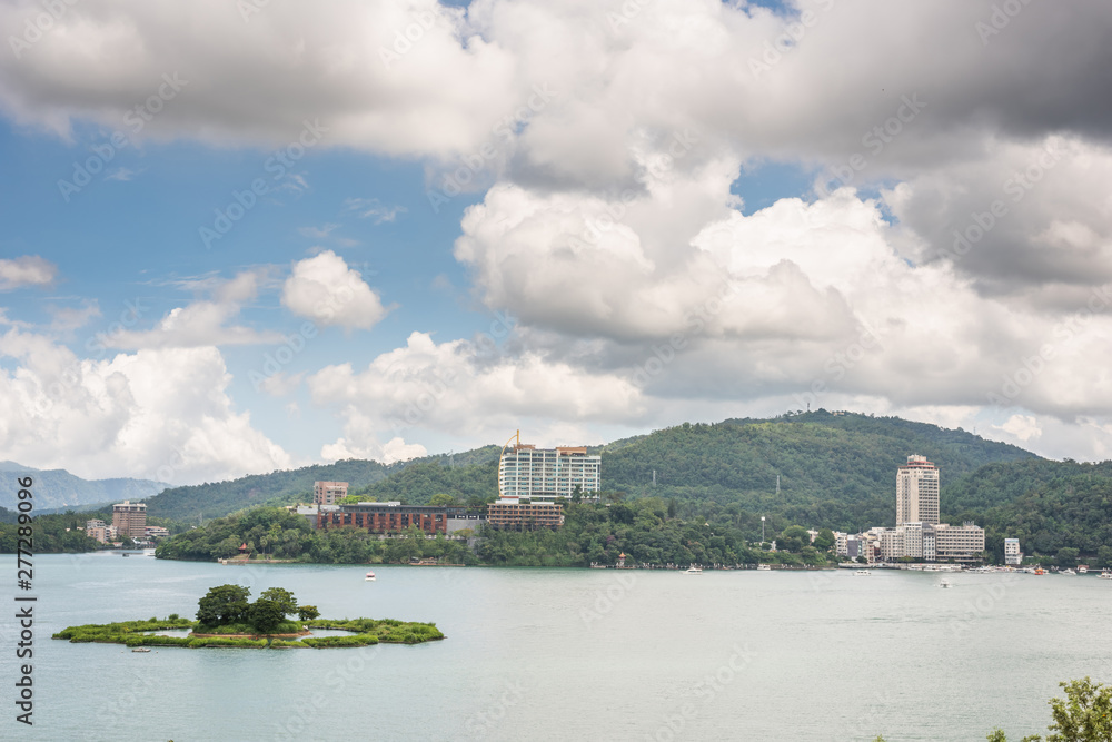 Naklejka premium Sun Moon Lake with boats