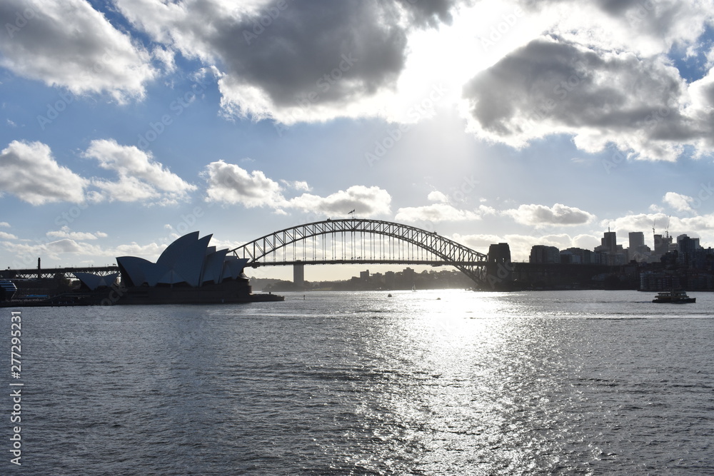 Obraz premium Sydney Harbour Bridge Over The River