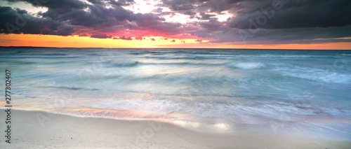 Fototapeta Naklejka Na Ścianę i Meble -  Sonnenuntergang am Meer