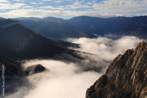 Fototapeta Naklejka Na Ścianę i Meble -  Mist on vratsa mountain