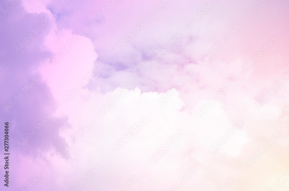 Fototapeta premium Subtle clouds of white and blue sky 