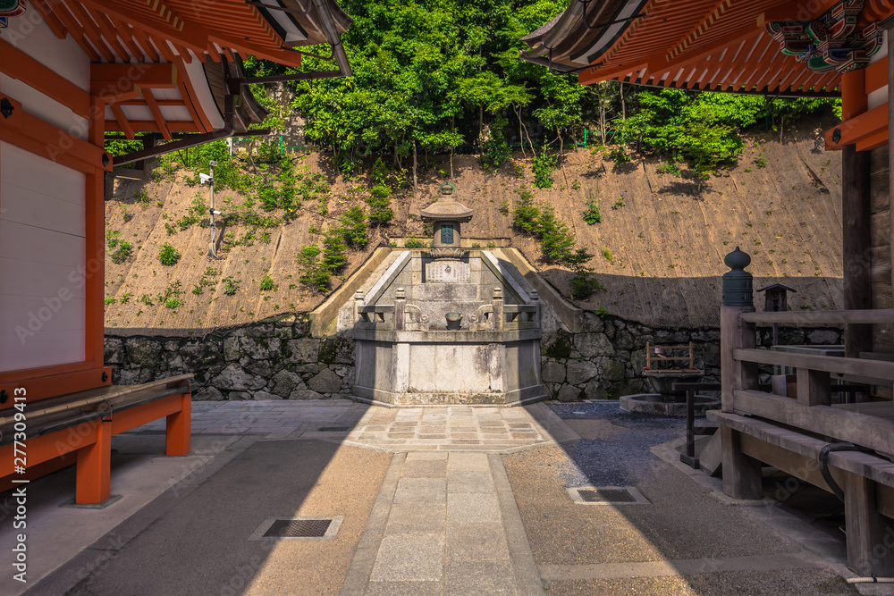 Obraz premium Kyoto - May 29, 2019: The Kiyomizu-Dera temple in Kyoto, Japan