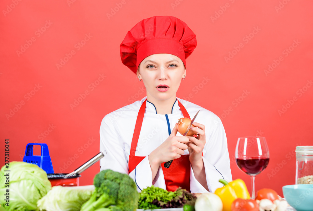 Suffer but keep doing. Stinging eyes and tears cutting onions. Chef cook peeling onion. Kitchen routine. Girl cooking healthy meal. Housewife cook crying while cutting onion. Slice and chop onion Suffer but keep doing. Stinging eyes and tears cutting onions. Chef cook peeling onion. Kitchen routine. Girl cooking healthy meal. Housewife cook crying while cutting onion. Slice and chop onion