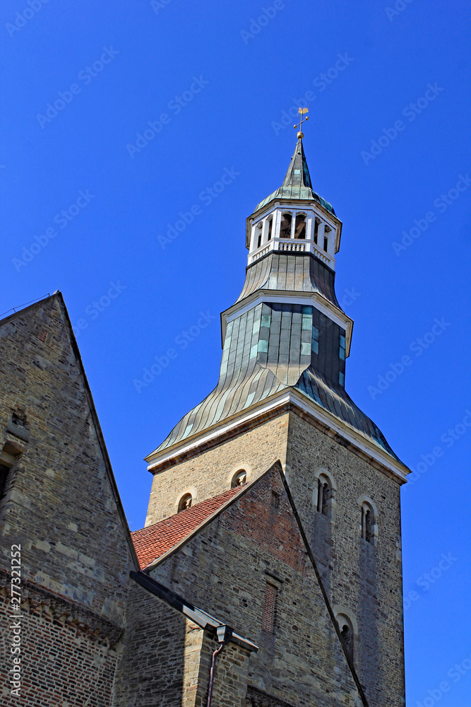Fototapeta premium Quakenbrück: St.-Sylvester-Kirche (1235, Niedersachsen