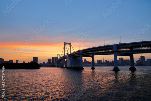 海辺の東京の夕景 © taka