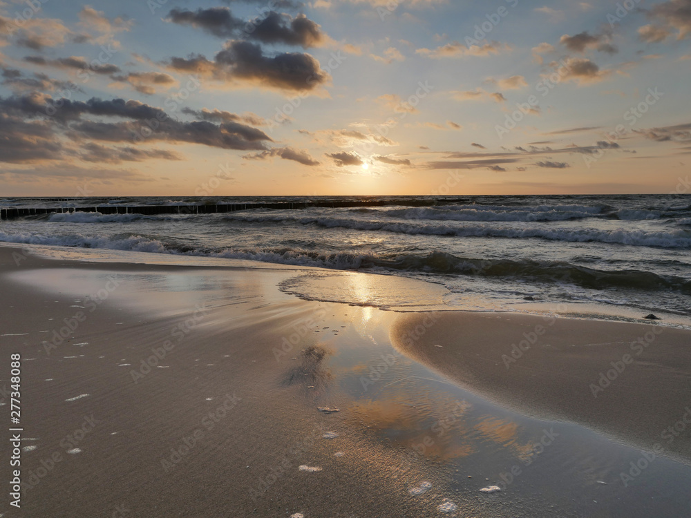 Morze zachód słońca - Dziwnówek Dziwnowo Plaża