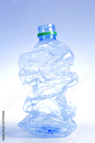 bouteille en plastique compressée pour le recyclage