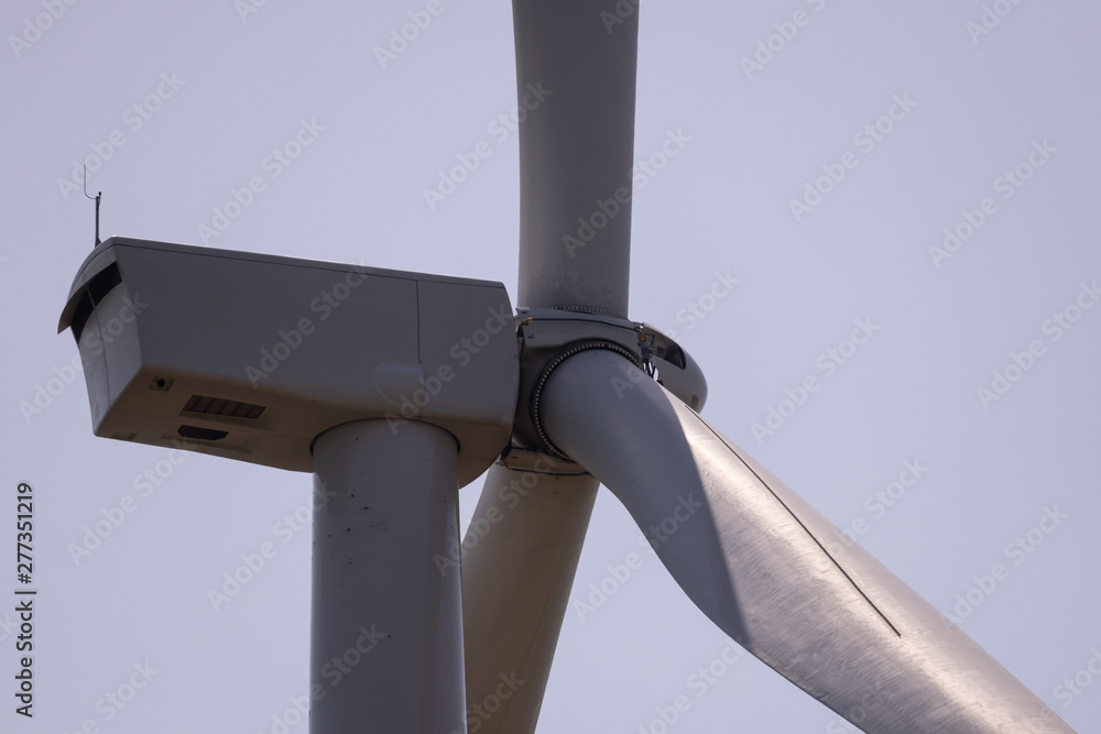 Top platform and propeller of a wind turbine of an electric gene Top platform and propeller of a wind turbine of an electric gene