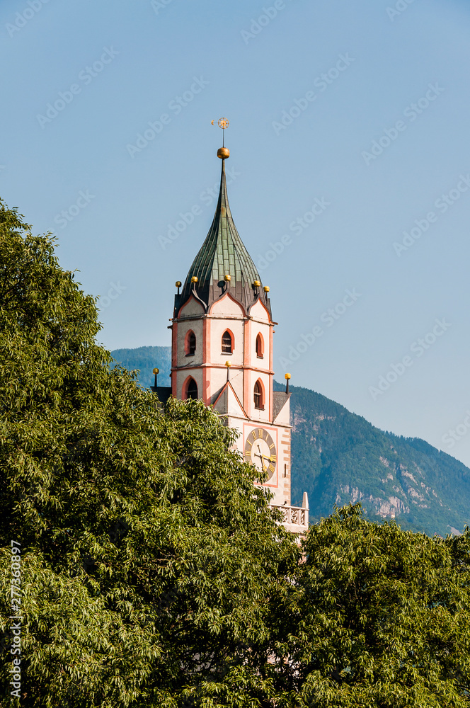 Meran, St. Nikolaus, Kirche, Kirchturm, Altstadt, Vinschgau, Südtirol, Sommer, Italien