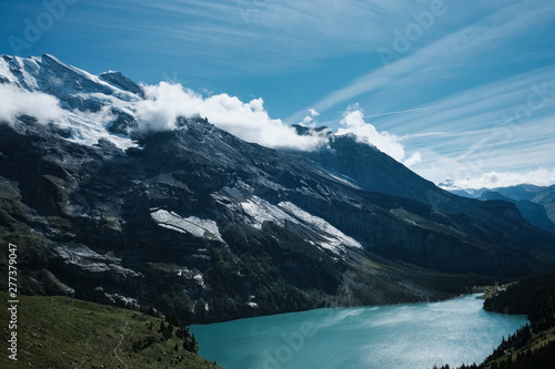 Fototapeta Naklejka Na Ścianę i Meble -  Beautiful turquoise lake in the mountains of Switzerland.
