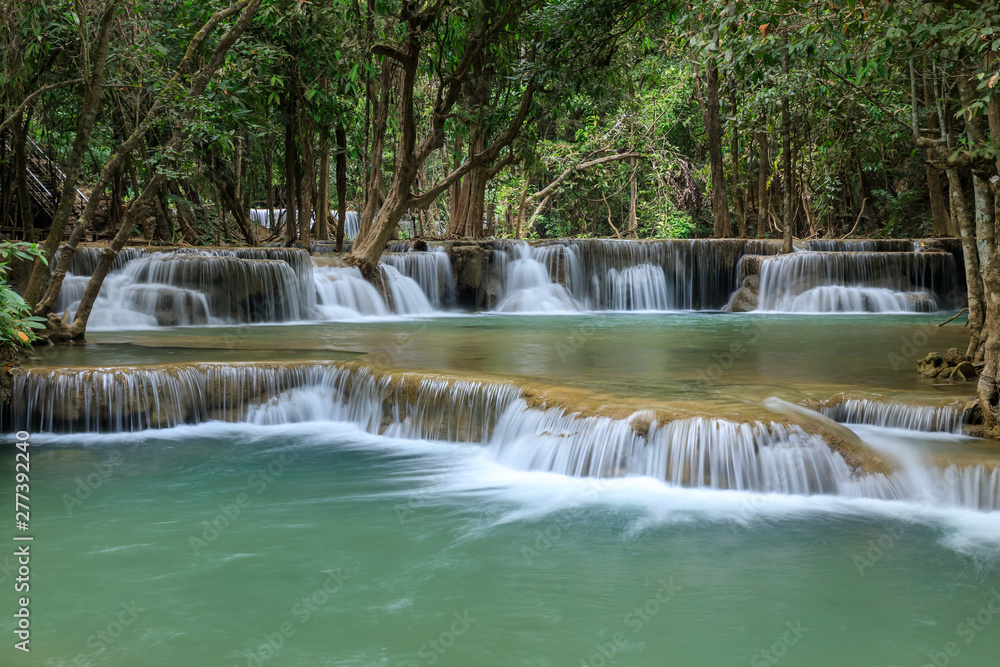 Obraz premium Huai Mae Khamin Waterfall tier 2, Khuean Srinagarindra National Park, Kanchanaburi, Thailand