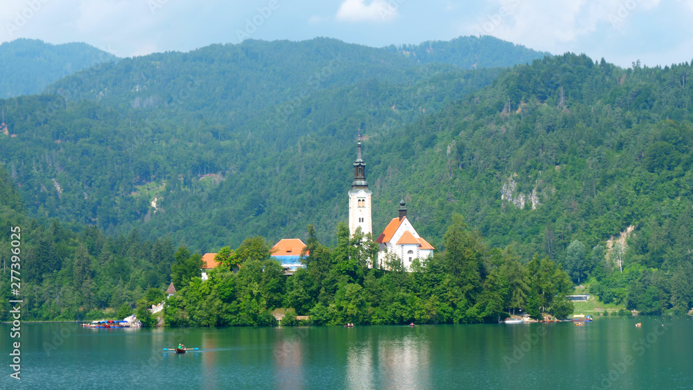 lac de Bled en Slovénie, vue aérienne