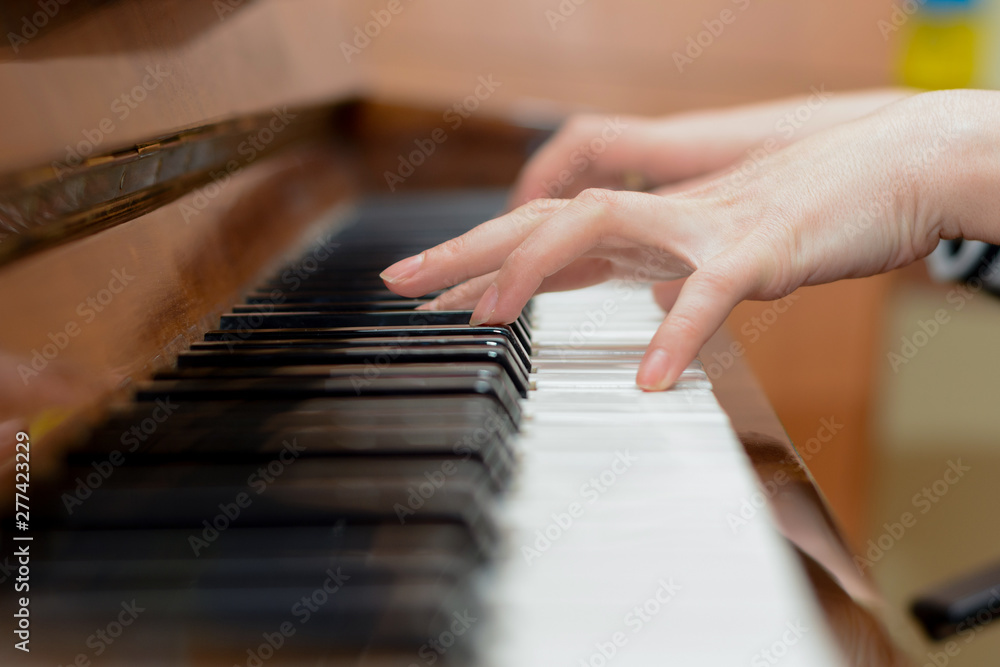  piano playing