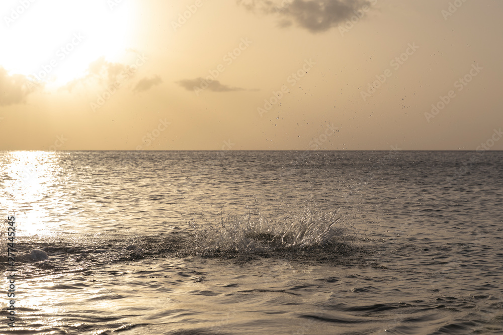 couché de soleil sur la mer des caraïbes