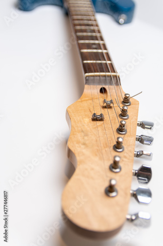 electric guitar head steeper angle
