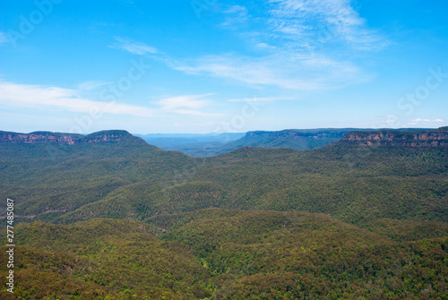 the Blue Mountains National Park, Australia © doom.ko