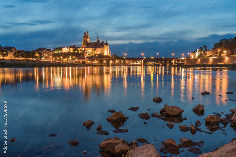 Fototapeta premium Niedrigwasser an der Elbe in Meissen