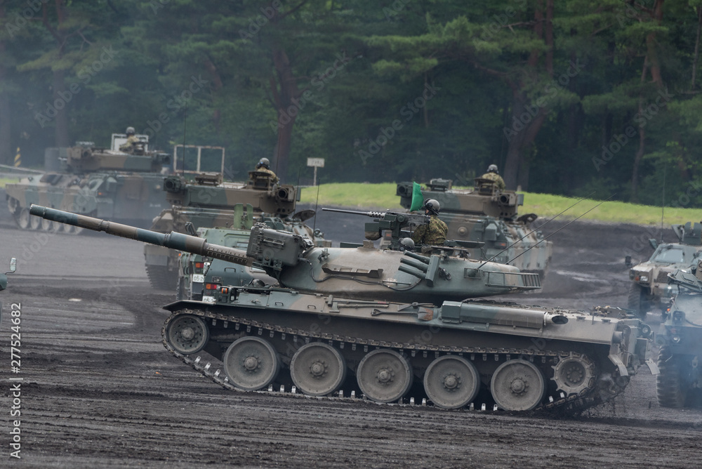 Fototapeta premium 陸上自衛隊の戦車
