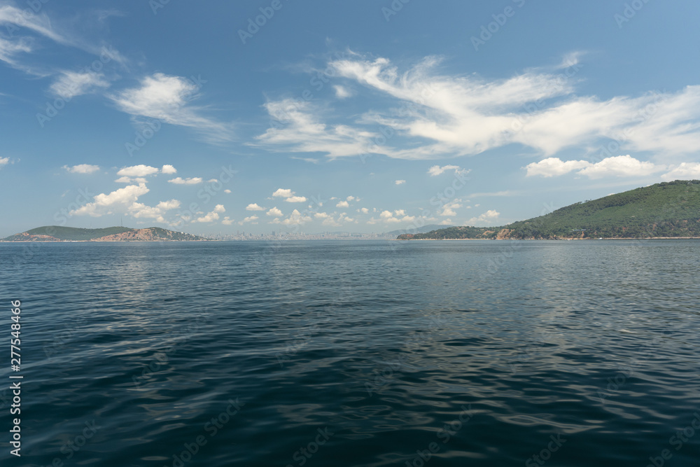 Obraz premium sea and blue sky