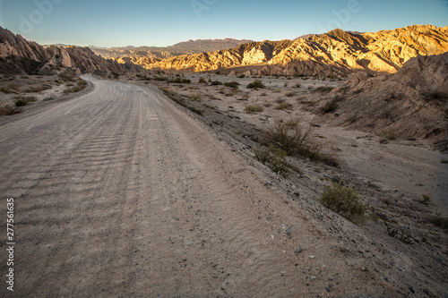 La meravigliosa Ruta 40  nella parte che collega i villaggi di Cafayate e Cachi. Salta  Argentina