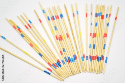 palillos de madera chinos, pintados de colores photo