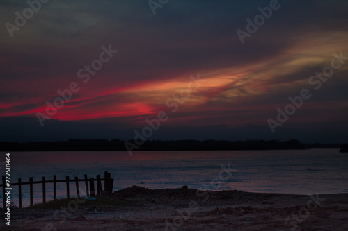 Atardecer en el rio